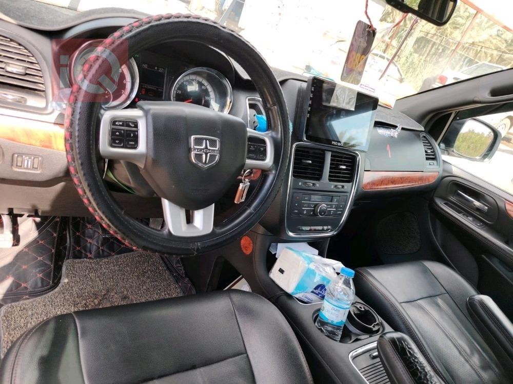 دودج جراند كارافان